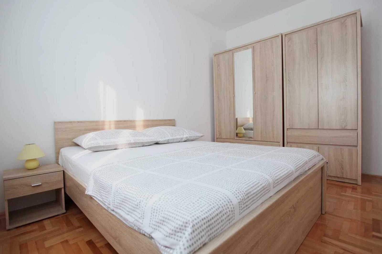 Apartmani Ivana Traù Esterno foto