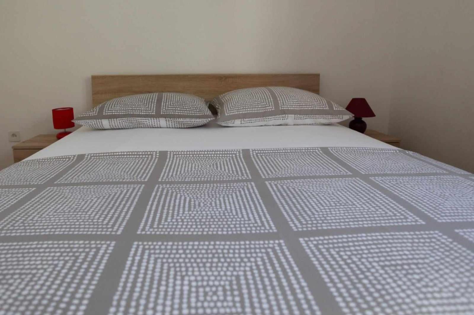 Apartmani Ivana Traù Esterno foto